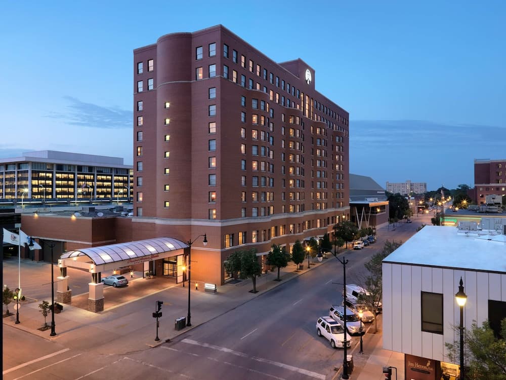 President Abraham Lincoln Springfield - DoubleTree by Hilton featured exterior or lobby in Springfield, IL — similar hotel