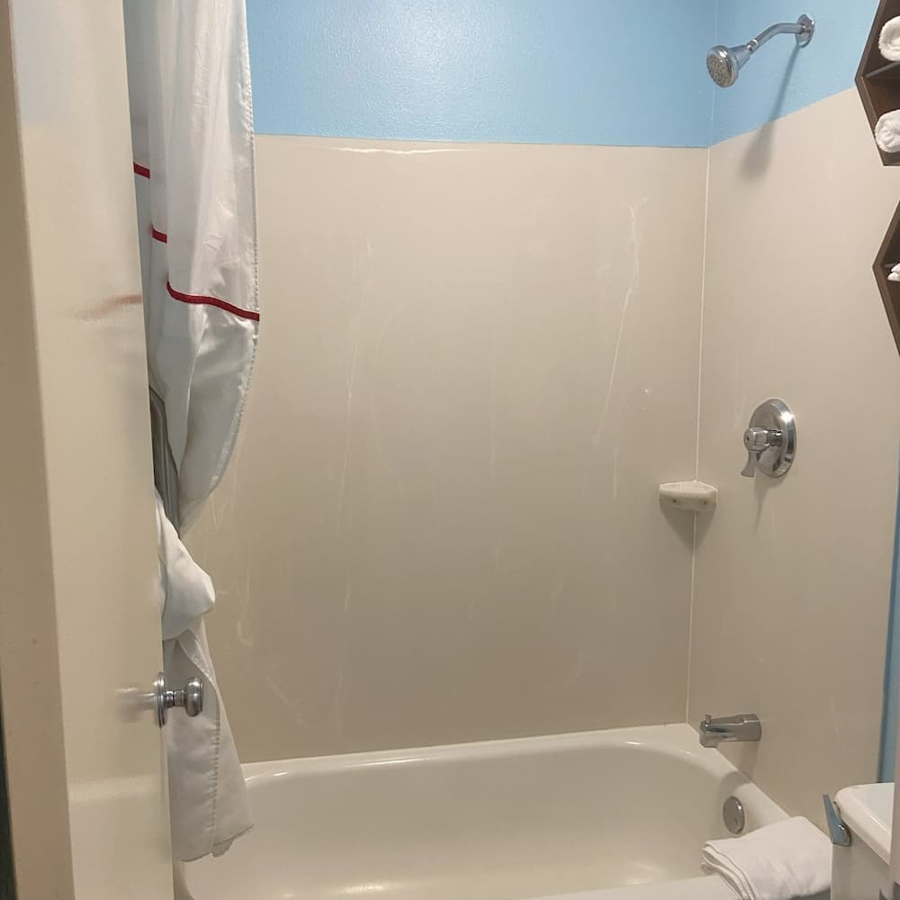 HomeTowne Studios by Red Roof Buffalo - Niagara Airport property views in Bowmansville — gallery photo 3