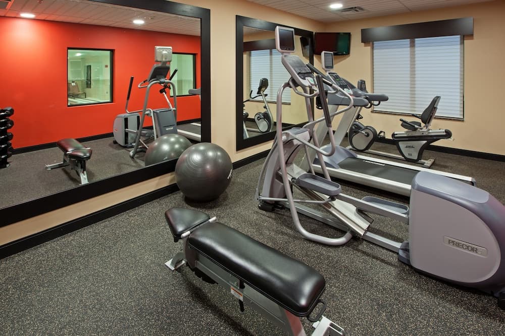 Holiday Inn Express and Suites Columbus Edinburgh by IHG gallery photo in Edinburgh, IN — image 12