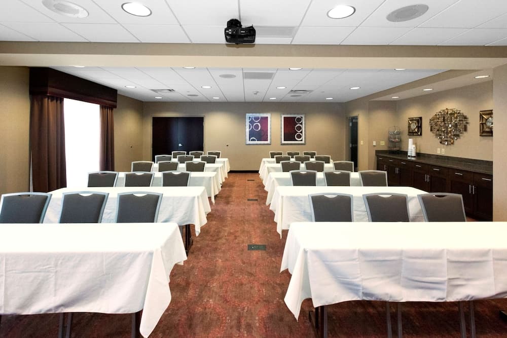 Hampton Inn Butler gallery photo in Butler, PA — image 28