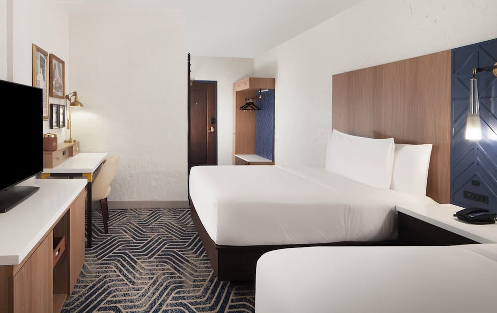Hotel Royer Urbana Champaign, Tapestry Collection by Hilton interior in Urbana, IL — gallery photo 2