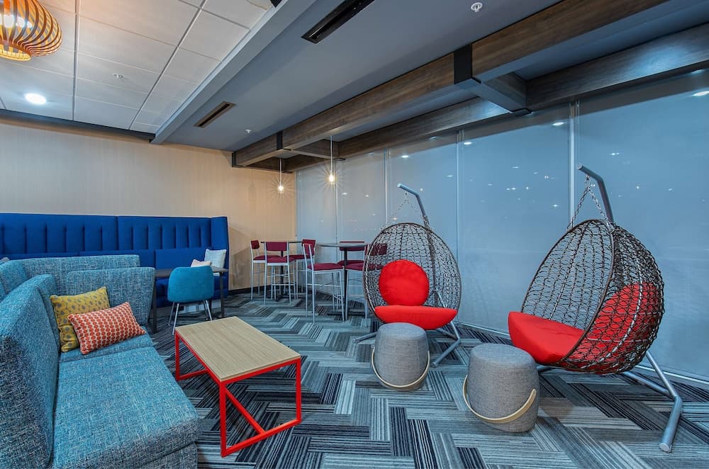 Tru by Hilton University Medical Center featured exterior or lobby in Lexington, KY — similar hotel
