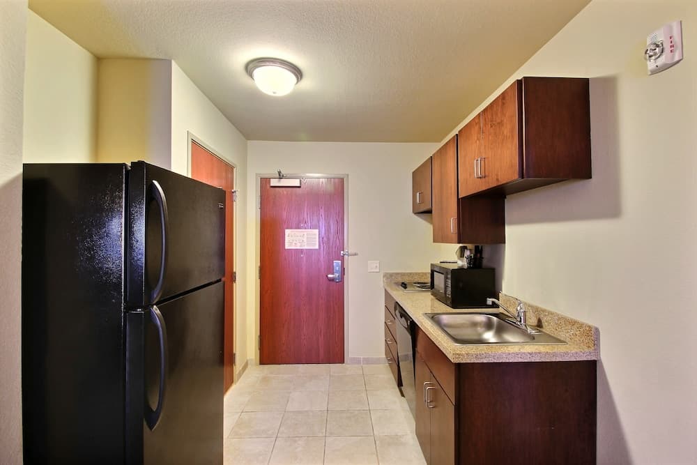 AmericInn by Wyndham Oshkosh gallery photo in Oshkosh, WI — image 5
