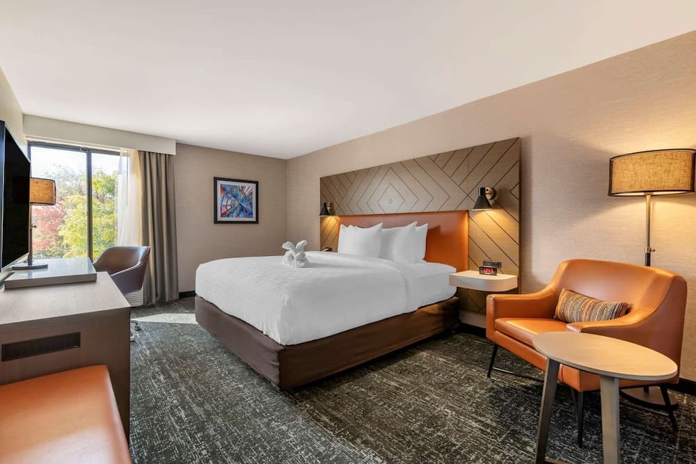 Clarion Inn Nashua featured exterior or lobby in Nashua, NH — similar hotel