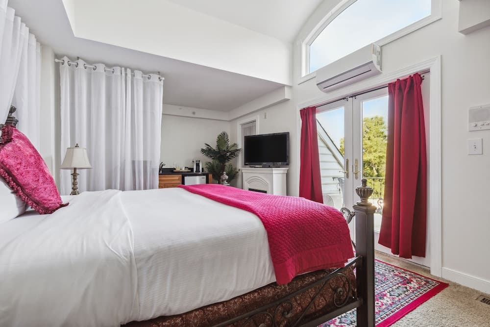 The Columbia Inn at Peralynna Manor gallery photo in Columbia, MD — image 87