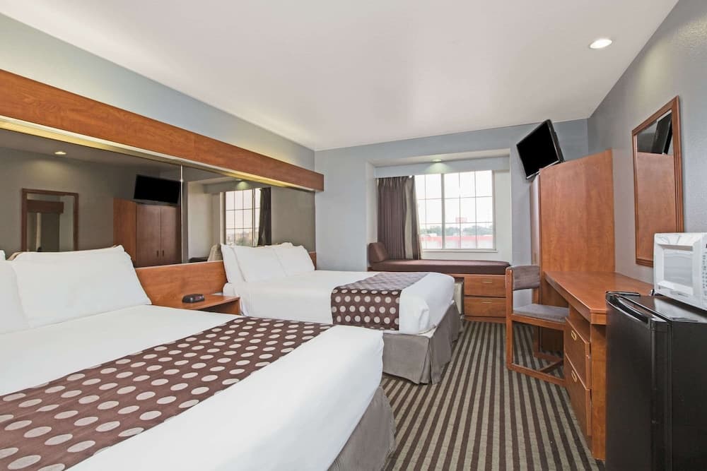 Microtel Inn & Suites by Wyndham Garland/Dallas interior in Garland, TX — gallery photo 2