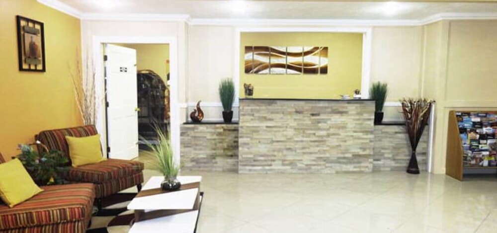 Winnie Inn Suites & RV Park interior in Winnie, TX — gallery photo 2