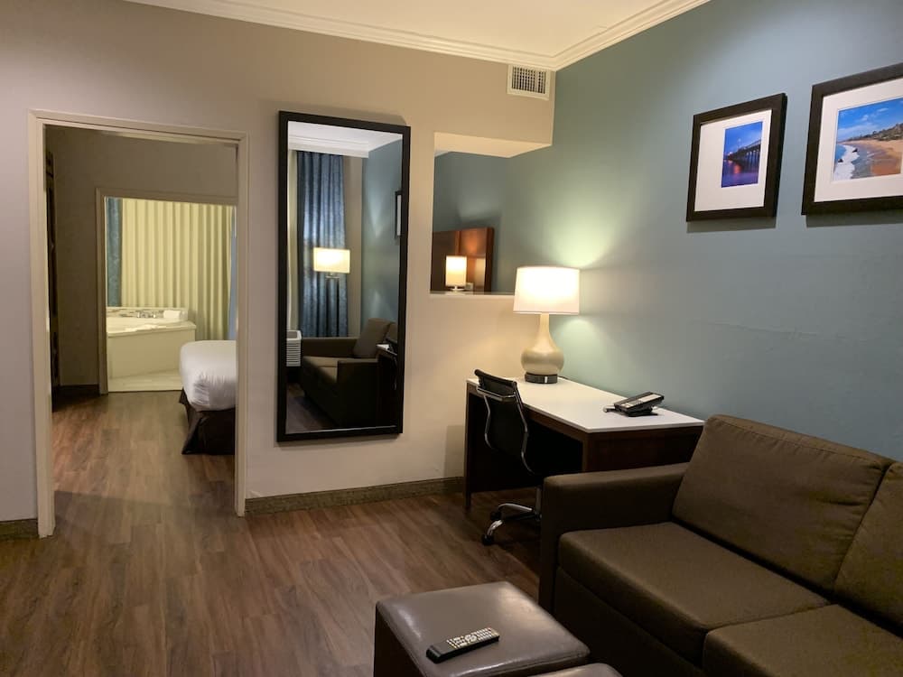 MainStay Suites John Wayne Airport by Choice Hotels gallery photo in Santa Ana, CA — image 85