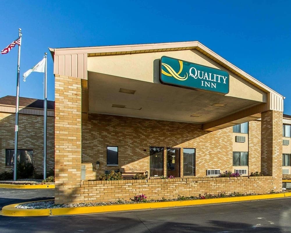 Quality Inn Burlington near Hwy 34 featured exterior or lobby in Burlington, IA — similar hotel