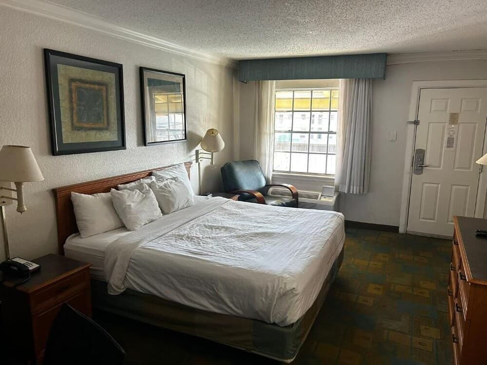 Causeway Inn - Metairie gallery photo in Metairie, LA — image 13