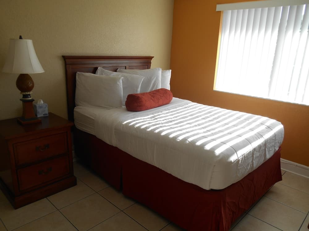 The Bayside Inn & Marina property views in Treasure Island, FL — gallery photo 3