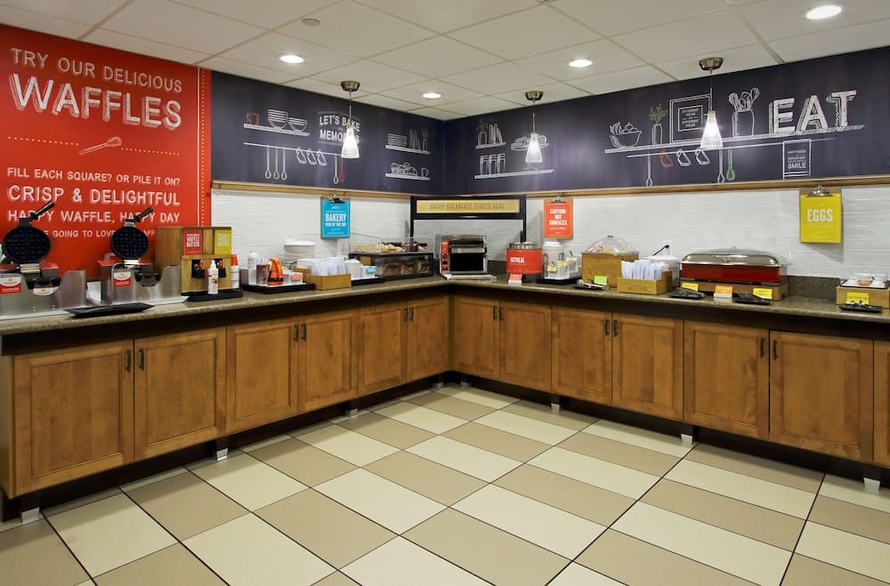 Hampton Inn Hagerstown-I-81 gallery photo in Hagerstown, MD — image 27