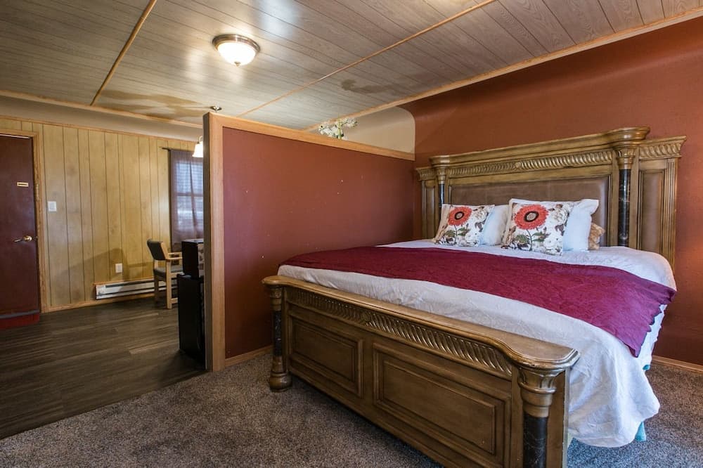 The Wisconsin Wood Inn interior in Dickeyville, WI — gallery photo 2
