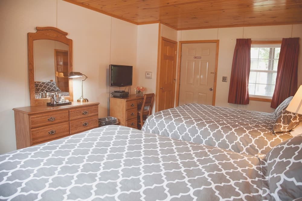 Blue Hill Lodge gallery photo in Claryville — image 61