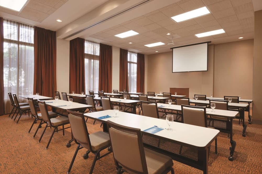 Hyatt House Emeryville gallery photo in Emeryville, CA — image 24