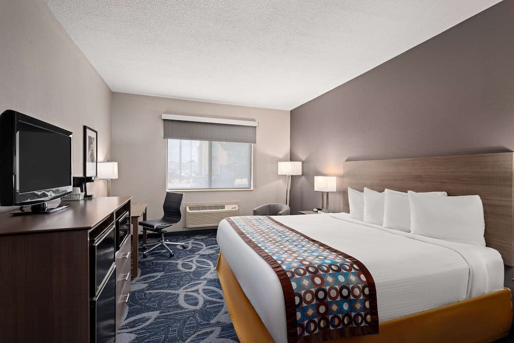 Baymont by Wyndham Waterloo gallery photo in Waterloo, IA — image 25