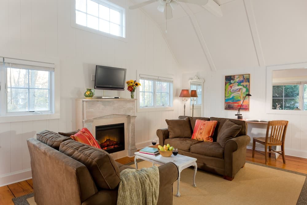 The Woodstock Inn on the Millstream gallery photo in Woodstock, NY — image 4