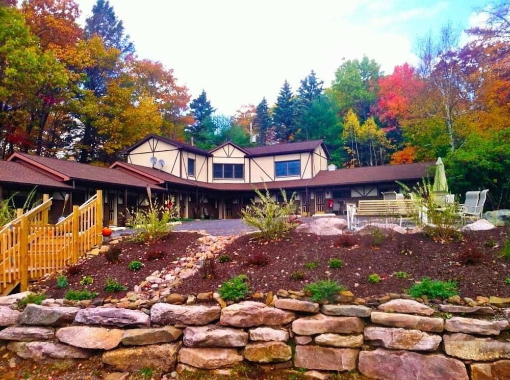 Lake Harmony Inn featured exterior or lobby in Lake Harmony — similar hotel