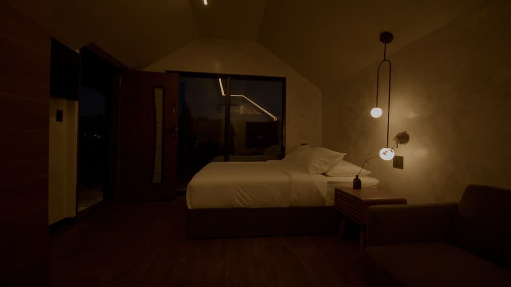 Emrose Luxury Cabins property views in Brandon — gallery photo 3