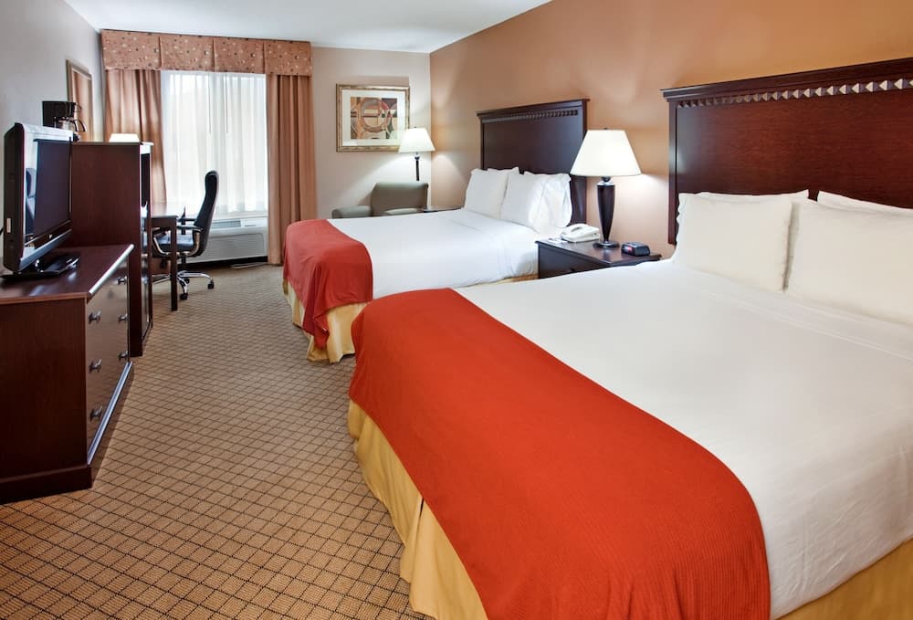 Holiday Inn Express Kansas City-Liberty by IHG property views in Kansas City, MO — gallery photo 3