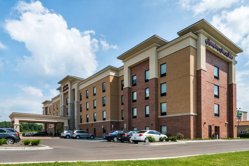 Hampton Inn & Suites Wixom gallery photo in Wixom, MI — image 16