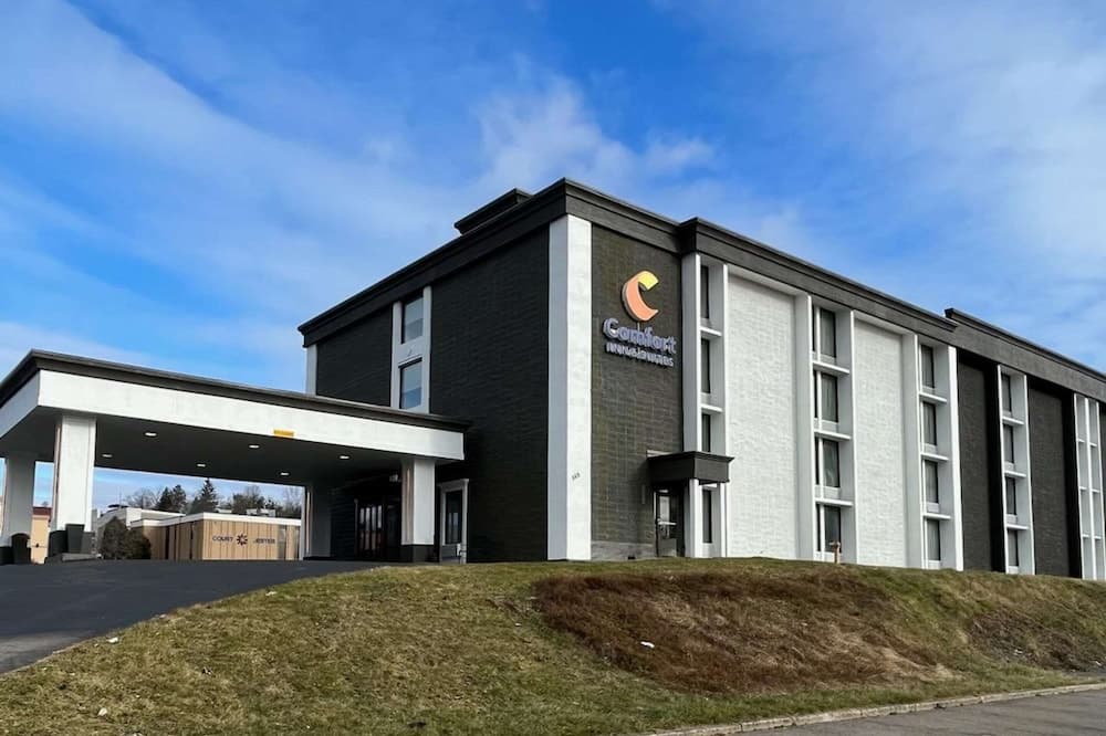 Comfort Inn & Suites Johnson City - Binghamton featured exterior or lobby in Johnson City, NY — similar hotel