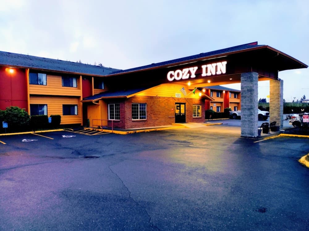 Cozy Inn featured exterior or lobby in Centralia, WA — similar hotel