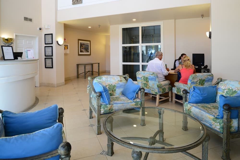 Hilton Vacation Club Riviera Beach & Shores interior in Dana Point, CA — gallery photo 2