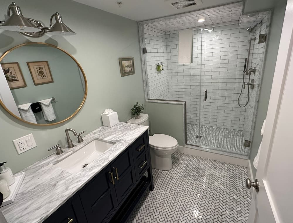 Prime Location! Renovated House! 6 Bed/4 Bath property views in Newport, RI — gallery photo 3