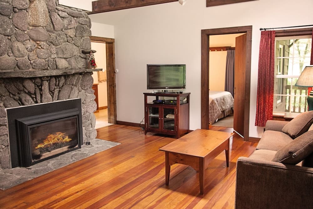 Blue Hill Lodge gallery photo in Claryville — image 70