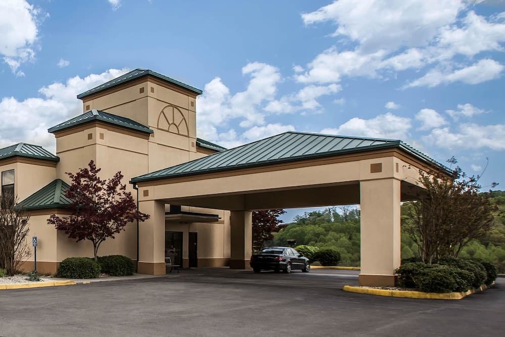 Quality Inn Rogersville property views in Rogersville, TN — gallery photo 3