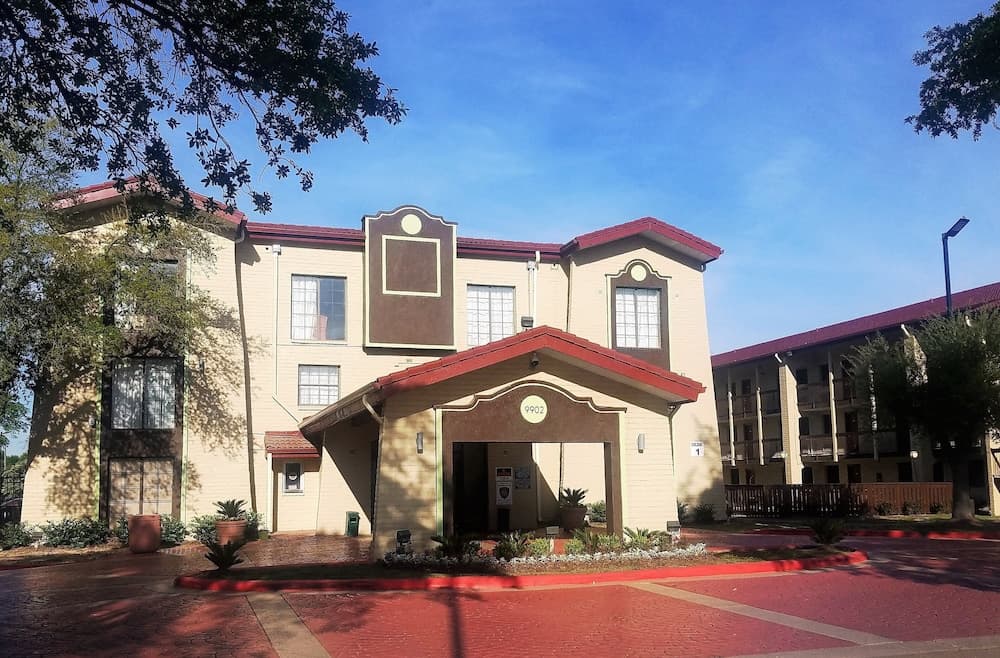 Red Roof Inn & Suites Houston - Hobby Airport featured exterior or lobby in Houston, TX — similar hotel