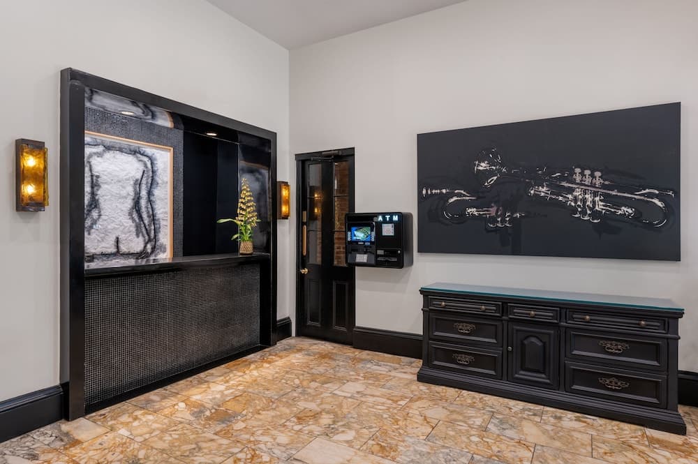 Hotel Royal interior in New Orleans, LA — gallery photo 2
