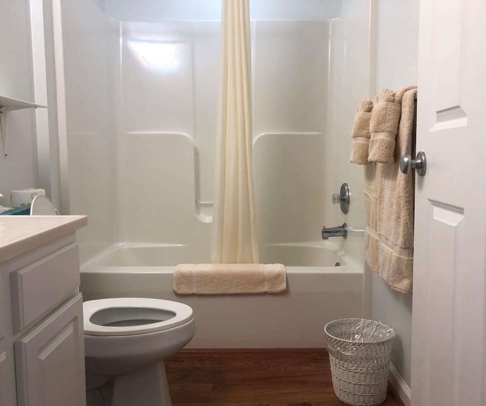 Knapps Narrows Marina & Inn gallery photo in Tilghman, MD — image 19