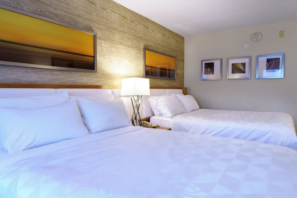 Iris Hotel Cape Cod gallery photo in Falmouth, MA — image 17