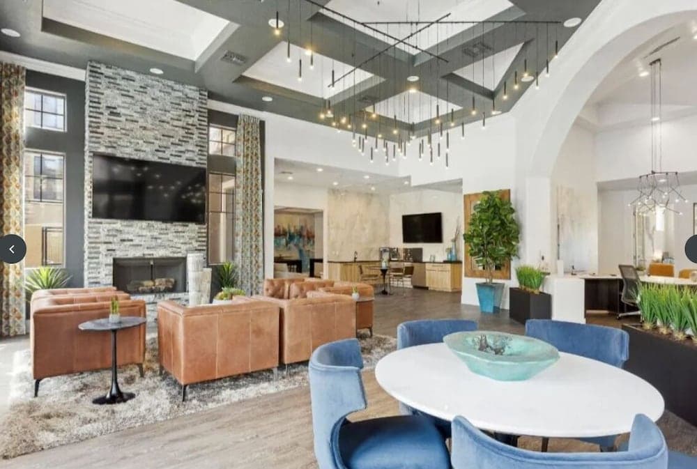 Cozy Suites Glendale interior in Glendale, AZ — gallery photo 2