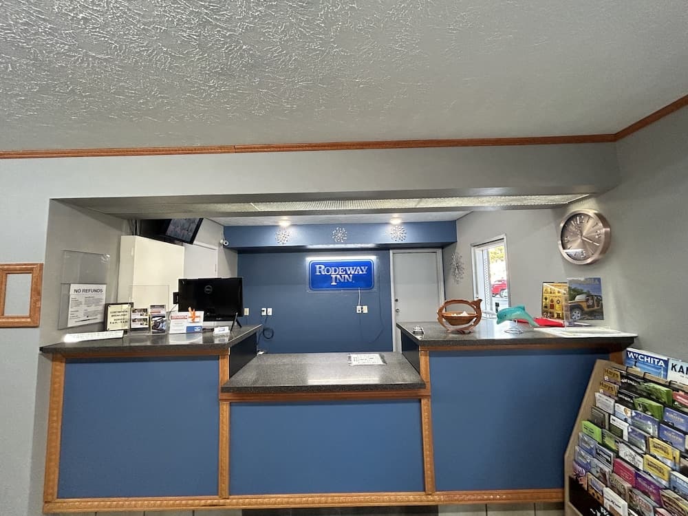 Rodeway Inn Emporia interior in Emporia, KS — gallery photo 2