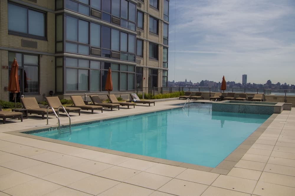 Pelicanstay at Newport gallery photo in Jersey City, NJ — image 31