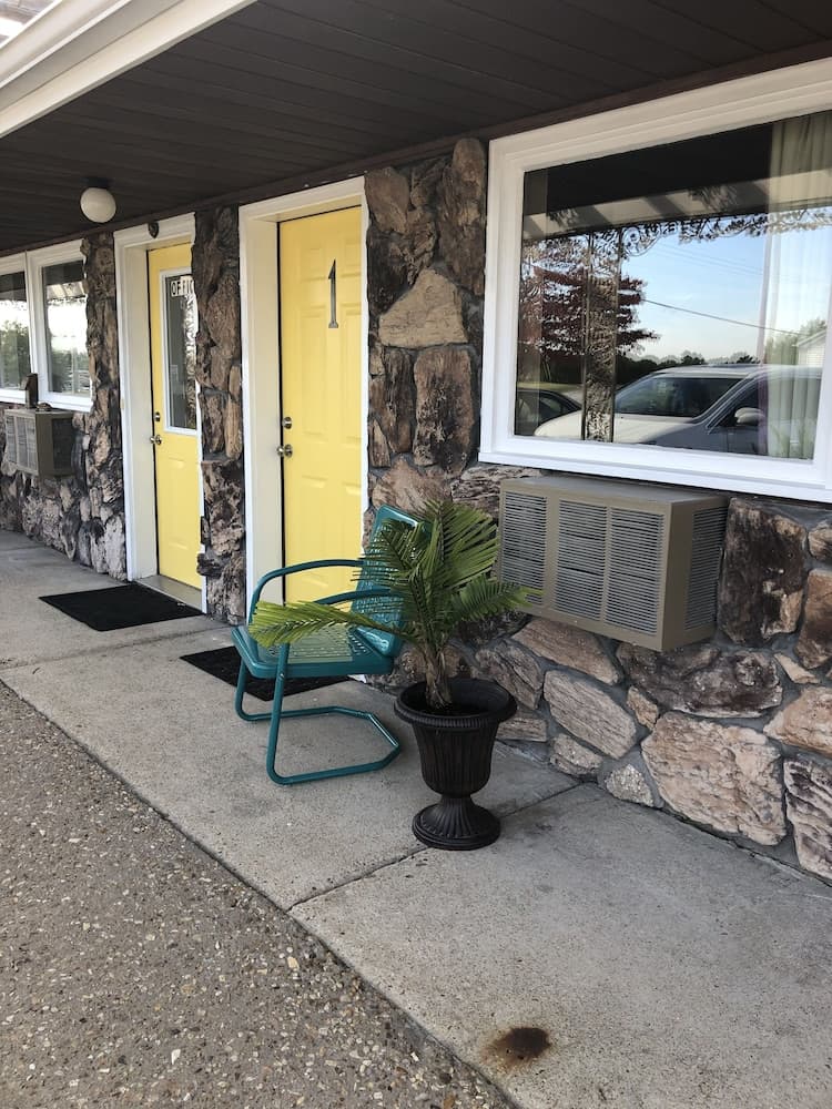 Triangle Inn Motel featured exterior or lobby in Ste Genevieve, MO — similar hotel