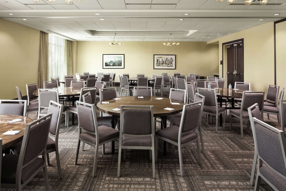 Homewood Suites by Hilton Teaneck Glenpointe gallery photo in Teaneck — image 19