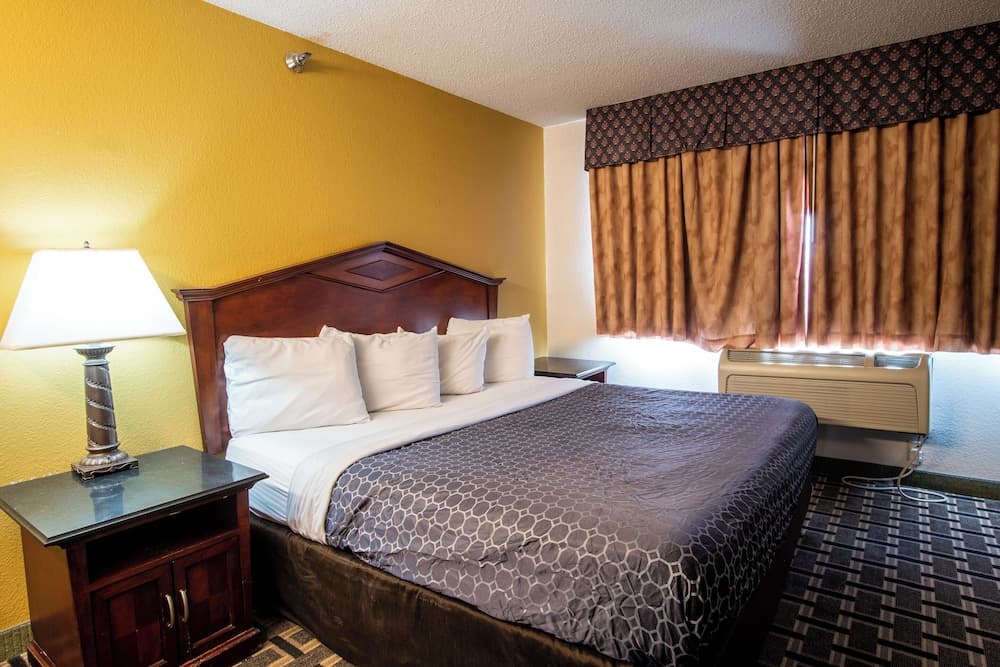 Blue Way Inn & Suites Eagan property views in Eagan, MN — gallery photo 3