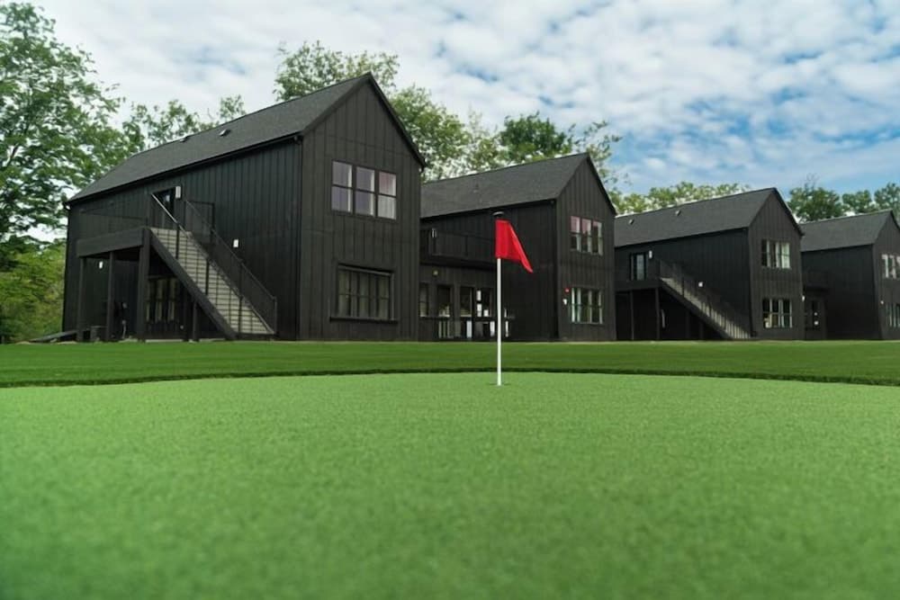 Spillway Lodges — hotel in Bellaire, Michigan
