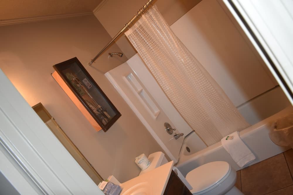 Jack's White River Fishing Resort interior in Mountain View, AR — gallery photo 2