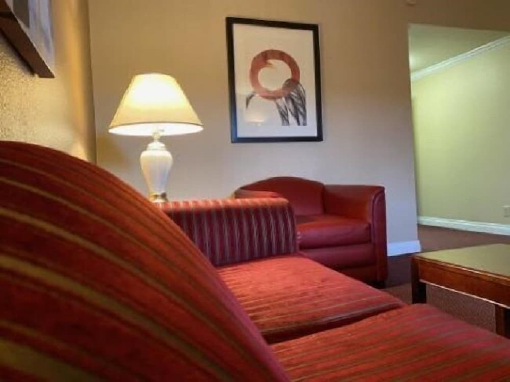 Hotel Saddleback Los Angeles - Norwalk gallery photo in Norwalk, CA — image 8