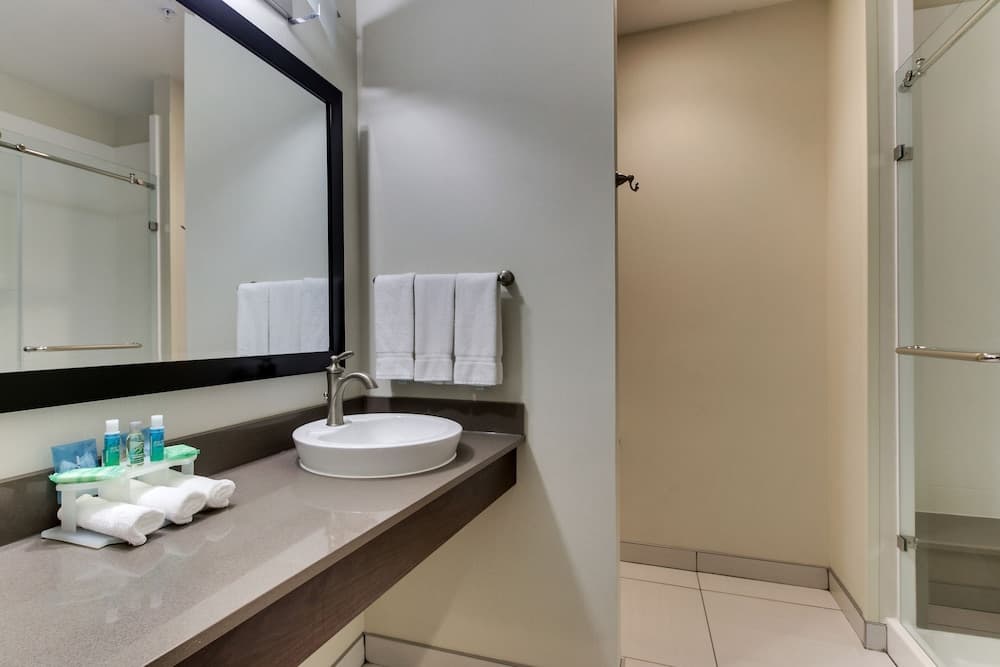Holiday Inn Express Cheektowaga North East by IHG gallery photo in Buffalo, NY — image 49