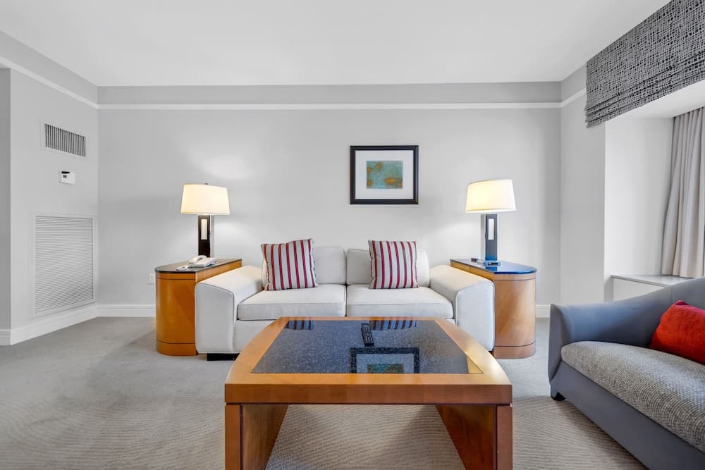 Four Seasons 1br Suite interior in Miami, FL — gallery photo 2