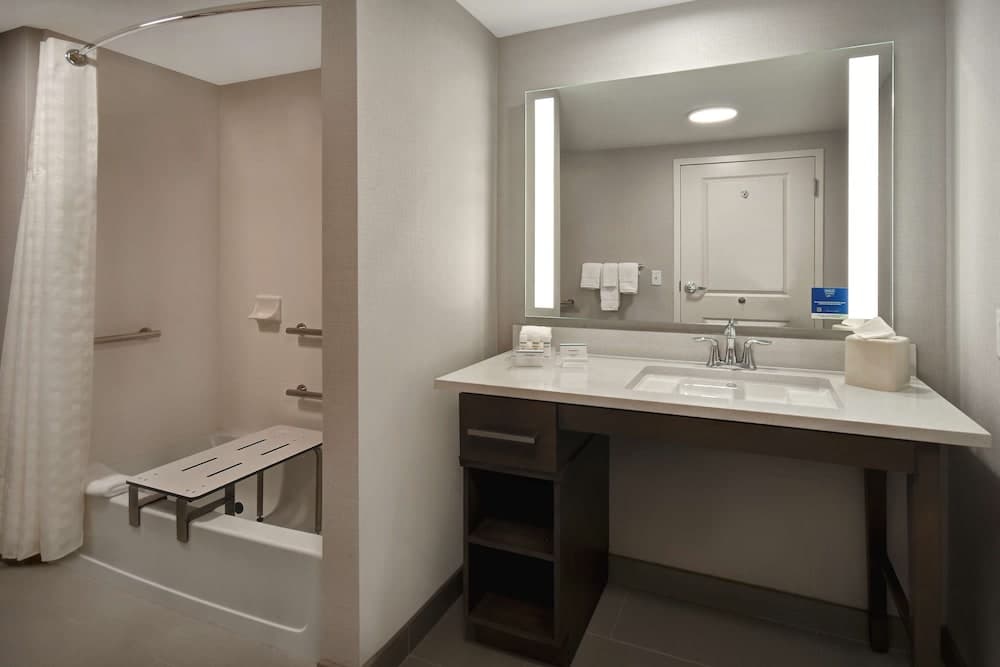 Homewood Suites by Hilton Orlando at Flamingo Crossings gallery photo in Winter Garden, FL — image 7