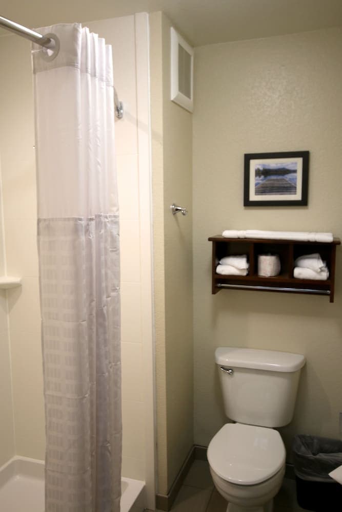 Comfort Inn & Suites Coeur d'Alene gallery photo in Coeur d'Alene, ID — image 8