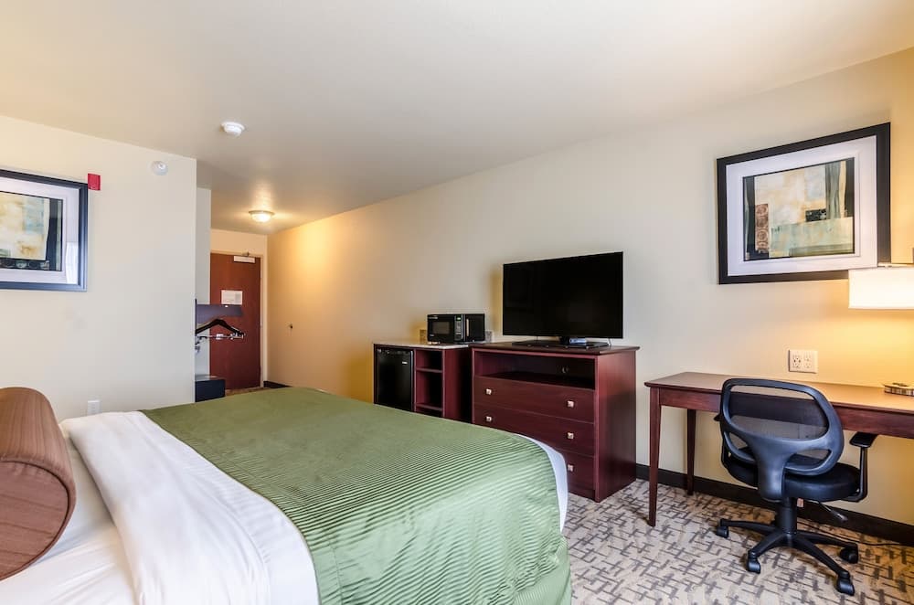 AmericInn by Wyndham Oshkosh gallery photo in Oshkosh, WI — image 6