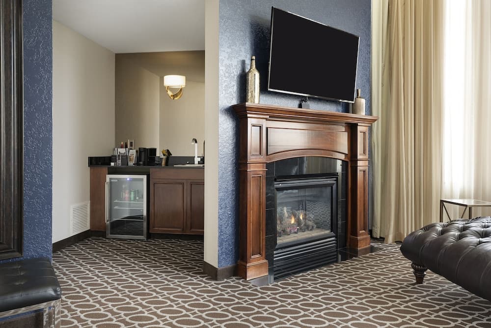 Des Lux Hotel gallery photo in Des Moines, IA — image 45